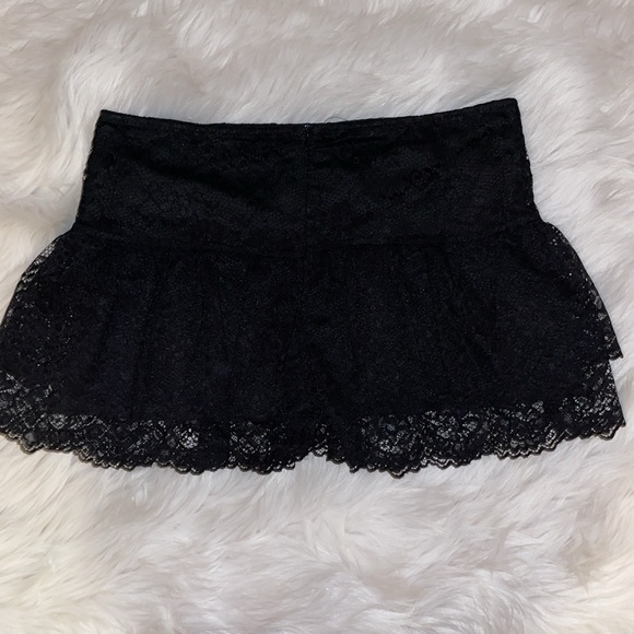 Black Lace Skirt - Picture 2 of 2